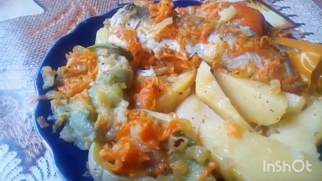 Мій ранковий фітнес. Приготувала смачний сніданок. Сажаю часник.