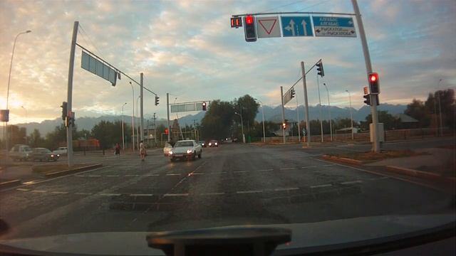 мужик уехал, тетка ушла