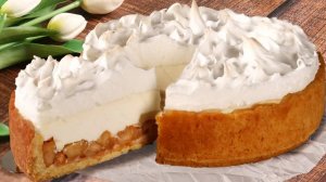 Яблочный пирог с воздушным кремом! Тает во рту, просто и очень вкусно! Выпечка