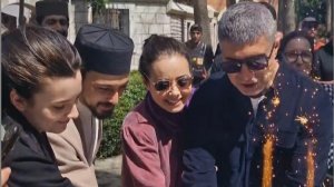 Команда сериала "Красные бутоны" разрезали прощальный торт