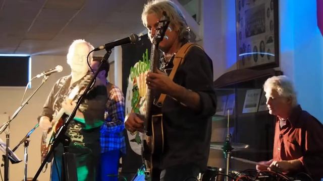 crocodile rock band at fremantle western australia vid 4 смотреть онлайн