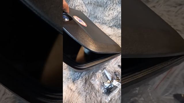 UNBOXING KAPPA CENTER BOX for YAMAHA SNIPER 155 смотреть онлайн
