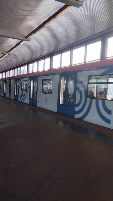 отправление Москвы (81-765/766/767) со станции Воробьевы горы смотреть онлайн