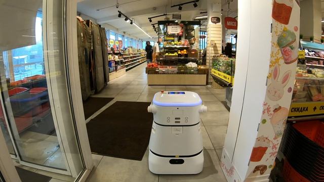 Робот-уборщик C2Pro в московском супермаркете смотреть онлайн