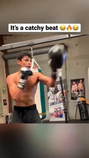 Вот она, настоящая реакция Боксера! 🔥 #shorts #boxing смотреть онлайн