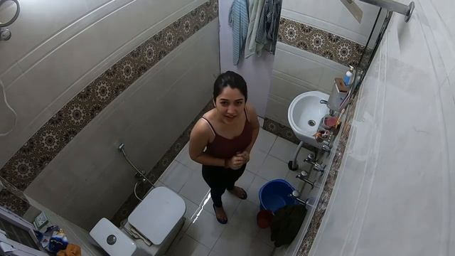 Hidden camera in bathroom caught by a girl(what do you think about this) смотреть онлайн