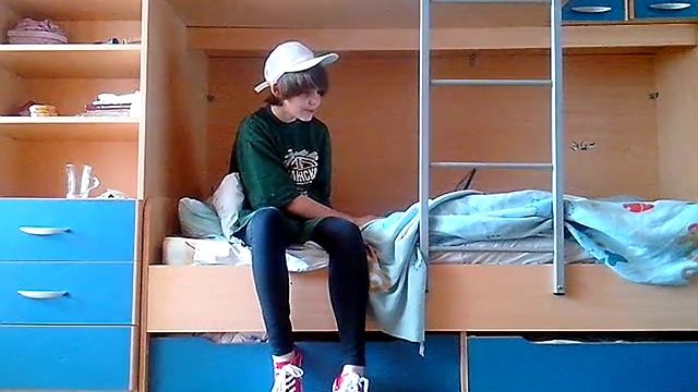 Шок !!!! Челкастик поет !!!!! Смотреть всем:3 смотреть онлайн