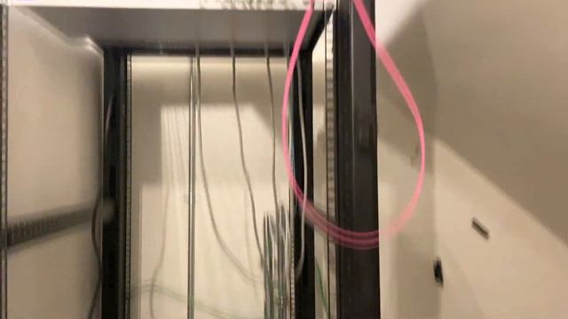 Episode 9: Network Rack Install смотреть онлайн