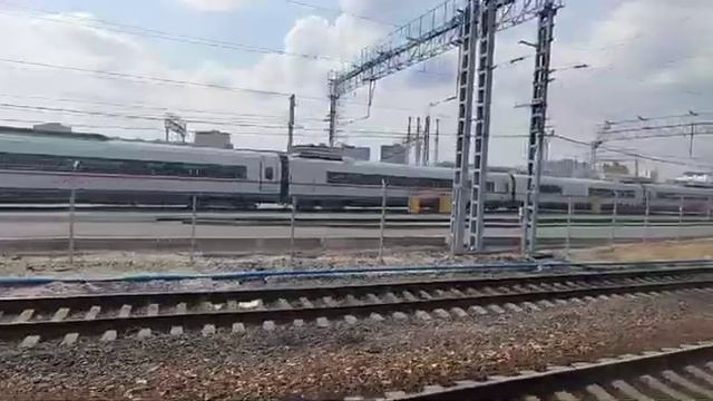 Поездка на поезде ласточка ЭС2Г смотреть онлайн