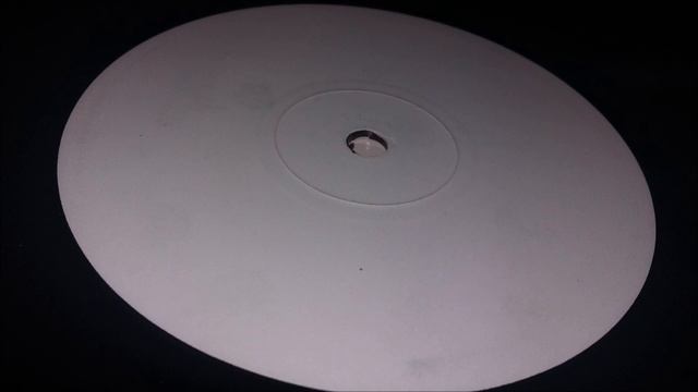The Crowdpleasers – Kick Ya Legs (Original Mix)