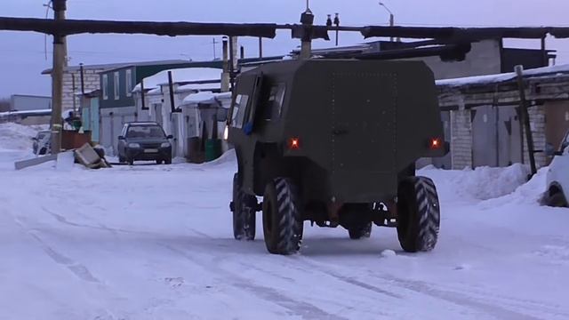 "КРОНЕНБЕРГ". Обуваем тапки, пробуем ходить. смотреть онлайн