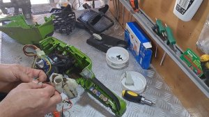 Пила аккумуляторная Greenworks  40В не запускается.