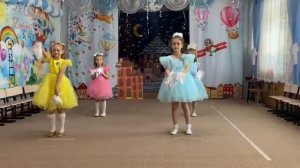 «Прощальный танец с голубями» на выпускном утреннике, группа «Звоночки» МБДОУ №8 «Колокольчик»
