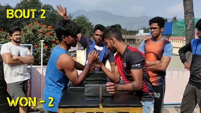 Arm Wrestling best of 5 - Tamilnadu Arm Wrestler Barath vs Mukesh - Right Hand смотреть онлайн