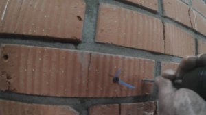 саморез в кирпич