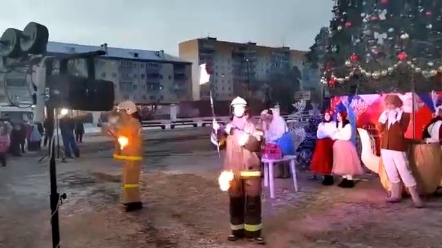 Дулёвская ёлочка зажгла свои огни 🌟 смотреть онлайн