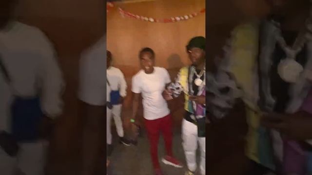 Topson Bloke Petion-Ville, Haiti | Tout moun vle fè Foto ak Artist la смотреть онлайн