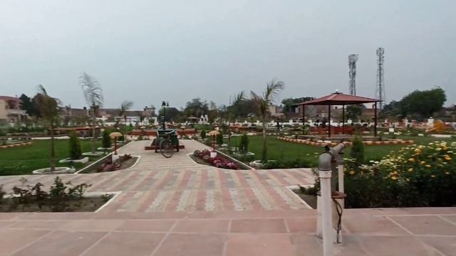 Park of Village Ugrakheri | Ugrakheri Village Park смотреть онлайн