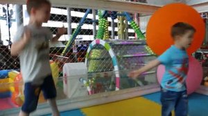 Развлекательный центр для Детей с шариками, батутами и горками / Indoor Playground for Kids