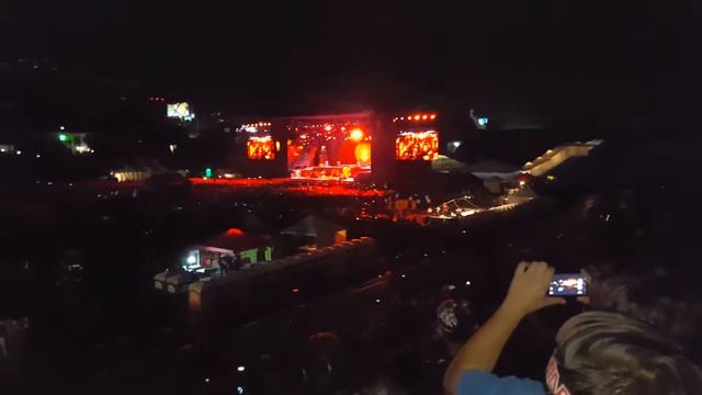 Iron Maiden (Live El Salvador) - Tears Of A Clown + The Red And The Black