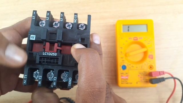 Contactor kaise check kare || How to test contactor with multimeter смотреть онлайн