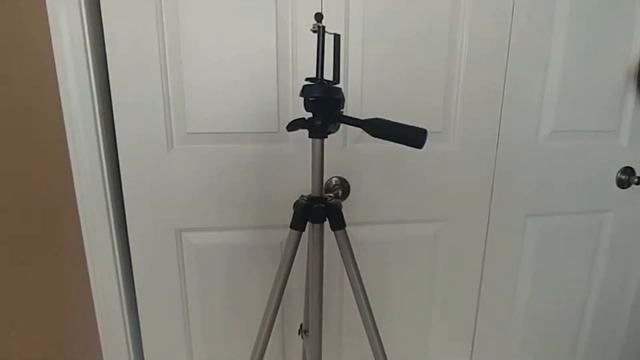 Review of an Inexpensive Phone/Camera Tripod (ONN 50 inch) смотреть онлайн