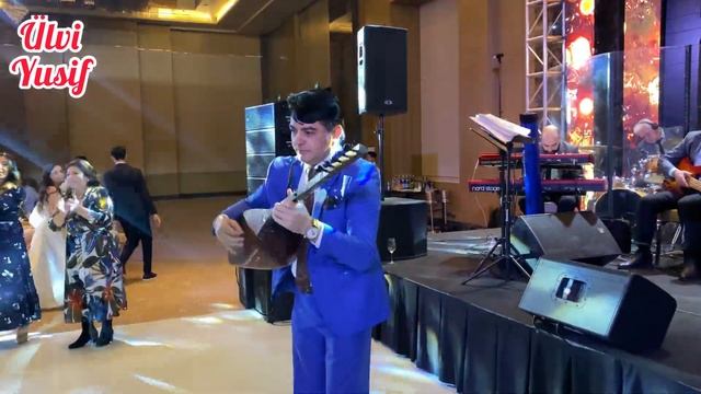 Fezail Miskinli. Fairmont Baku Flame Towers. Nisan Günü. Saz Papuri