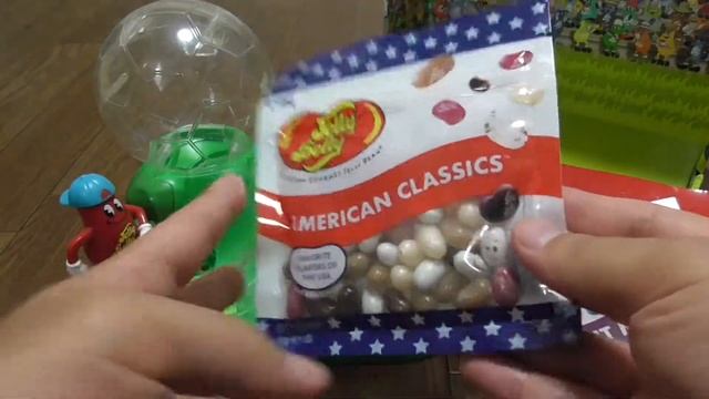 Mr.ジェリーベリー サッカープレイヤー ビーンズ マシン Mr. Jelly Belly Soccer Player Beans Machine Candy Dispenser смотреть онлайн