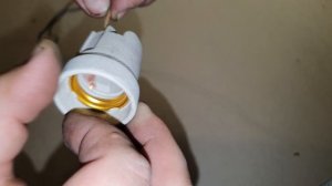 как правильно подключить патрон лампочки