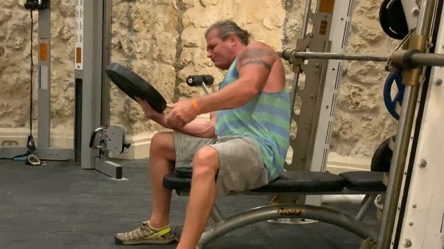 Лучшее упражнение для укрепления кисти!Смотрим и делимся своими! смотреть онлайн