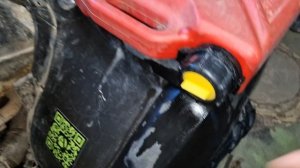 у квадра появился запах бензина, в чем причина....