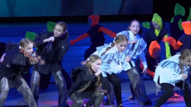 "Пятница 13" - «Новогодний концерт 2024» смотреть онлайн