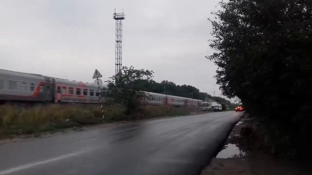 Тепловоз тэп70бс-112 с пассажирским поездом с перегоном Ставрополь-Адлер и приветливая бригада. смотреть онлайн