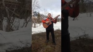 песня в исполнении автора слов и муз,.  Солнце над Абхазией