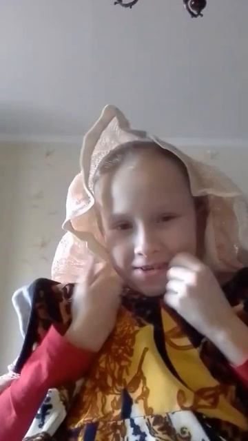 Кира хотела порвать юбку,но оказывается что мама купила юбку Кире