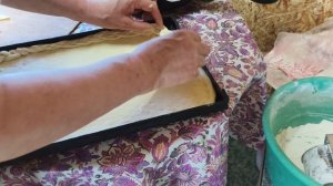 Съездила в Лальск ,стряпаю в русской печи .