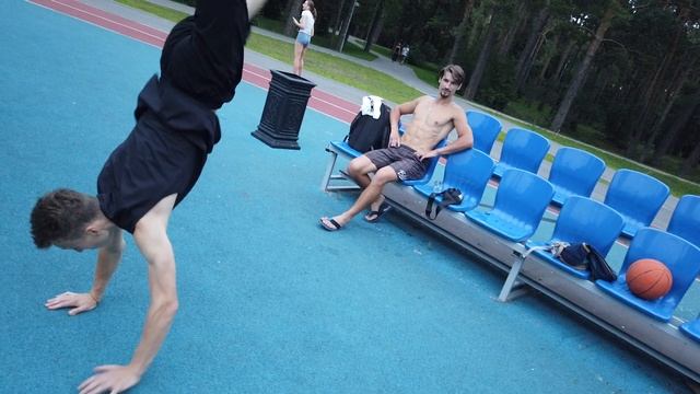 Стойка на руках - упражнение (как научиться стоять на руках)