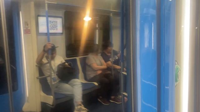 Поездка по Филевской линии на поезде Москва.2 Александровский сад - Москва-Сити смотреть онлайн