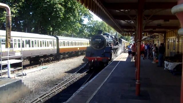 BR Standard 4 75014 Braveheart runs round its train at Paignton смотреть онлайн
