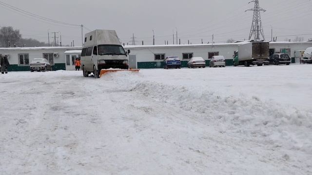 Отвал снегоуборочный на Toyota Hiace Тойота Хайэйс и не только