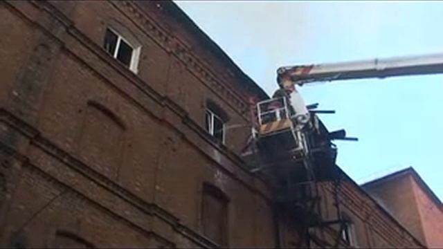 Пожар на ОАО "Саратовмука" смотреть онлайн
