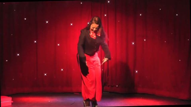 Miss Luna Peach At Burlesque Idol