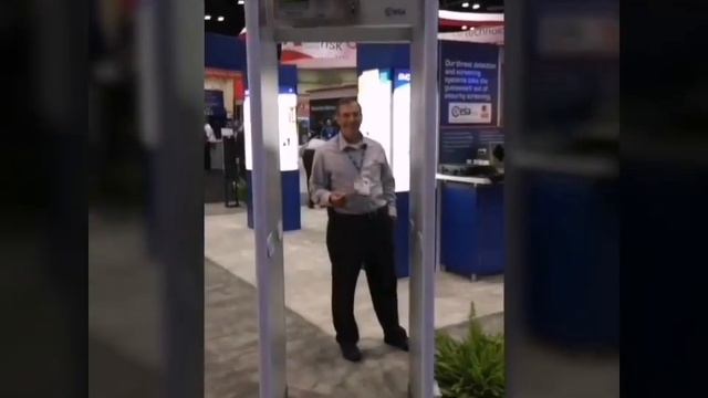 CEIA VS Securina Walk-thru Metal Detector Fly Keys Detection смотреть онлайн