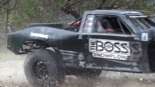 Losi Baja Rey "The Mini BOSS" Setup Testing Dual Rear Shocks смотреть онлайн