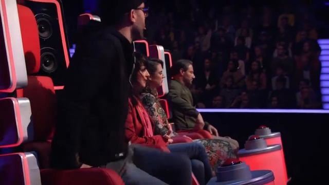 THE VOICE KIDS 2017 - BLIND AUDITIONS - TARA COVERING ARIANA GRANDE 