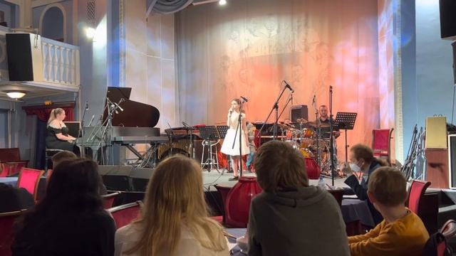 O Pato - Stefania Shifrina, 9 years old (Мы из джаза’2022) смотреть онлайн