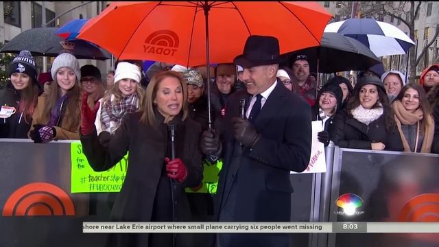 Katie Couric in red leather gloves - 2-Jan-2017 смотреть онлайн