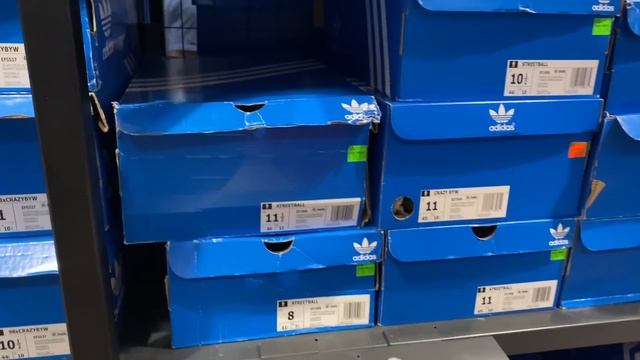 What's inside Adidas!? смотреть онлайн