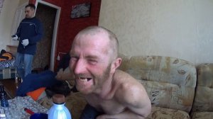 один день среди бомжей/Рыжий и Бульдог едут мыться 2серия(18+)