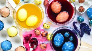 Окрашивание яиц капустой, свеклой, куркумой ☆ Только натуральные красители!